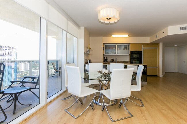 Building Photo - 1830 S Ocean Dr