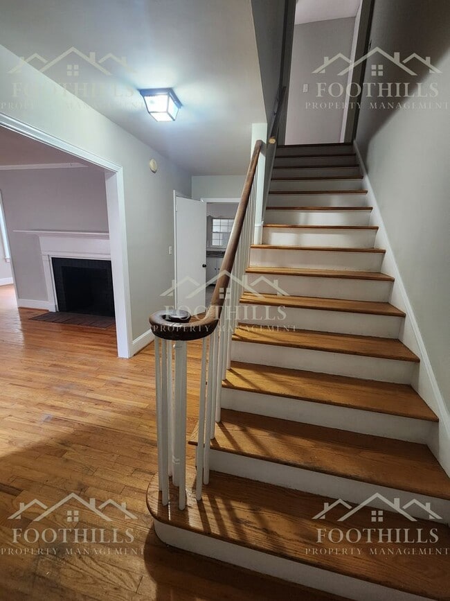 Building Photo - Beautiful 2-Story Brick Home Near Anderson...