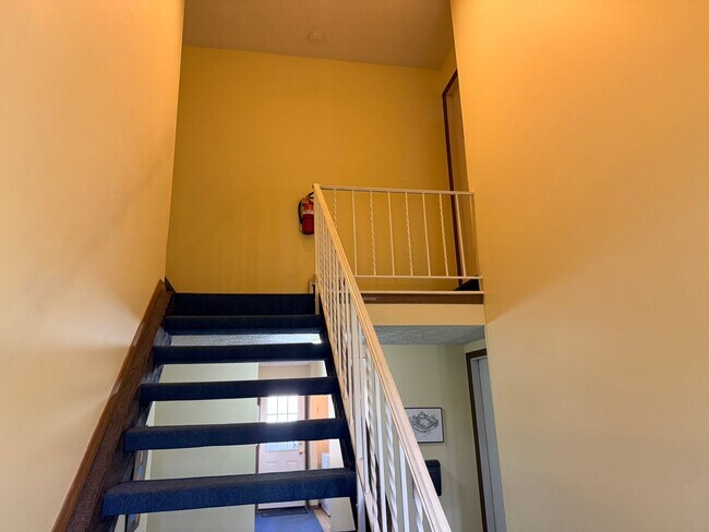 Building Photo - 806 Kentwood Dr