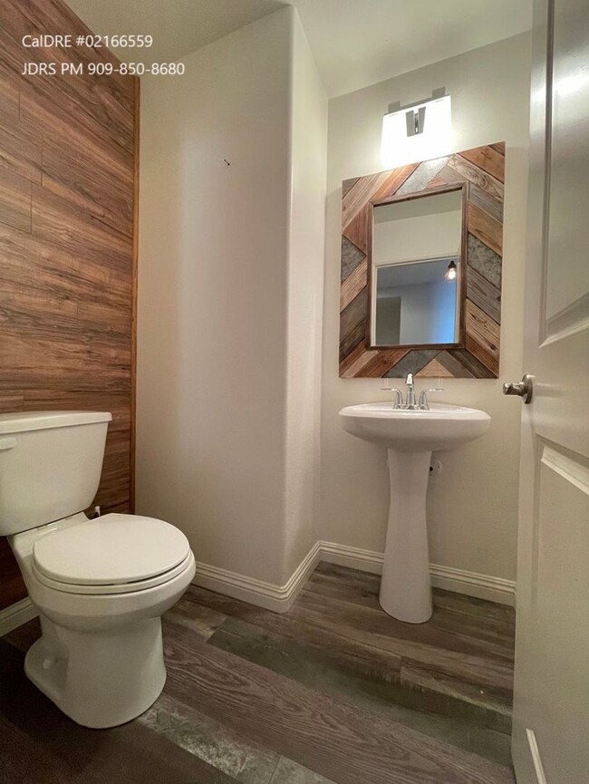 Building Photo - PRICE LOWERED! Mira Loma 3 Bedroom Home