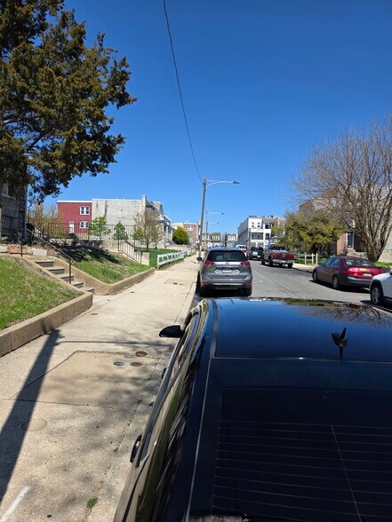 Building Photo - 404 N Daggett St