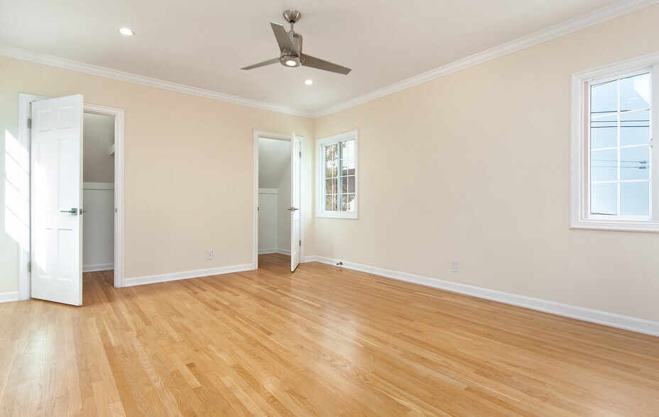 Building Photo - 422 Smithwood Dr