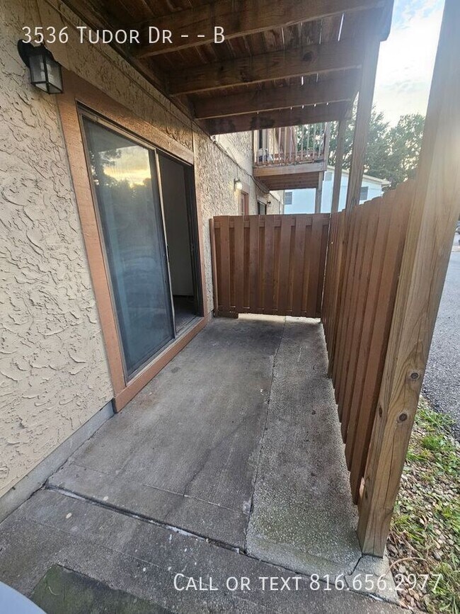 Building Photo - 3536 Tudor Dr