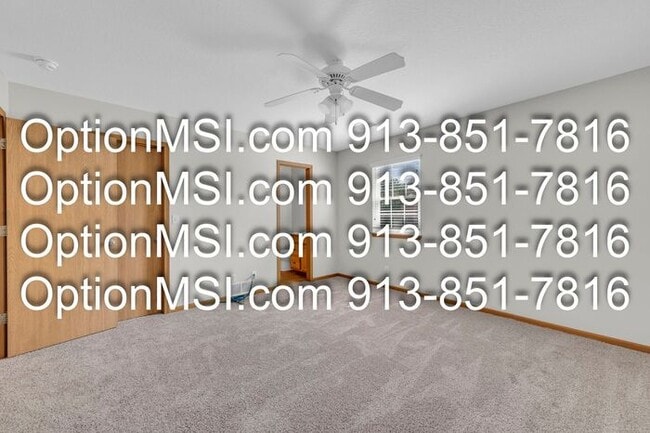 Building Photo - Overland park duplex!