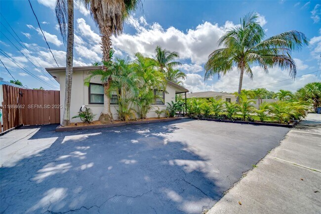 Building Photo - 1473 NW 10th St