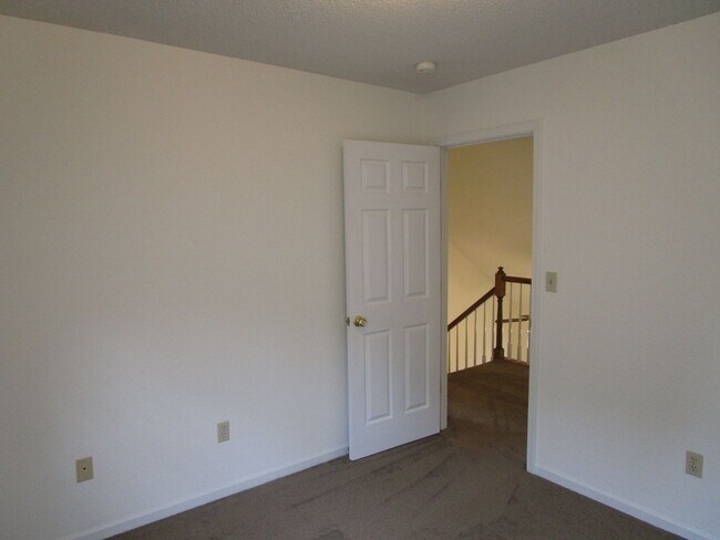 Building Photo - 4405-4407-4407 Cheryl Ct