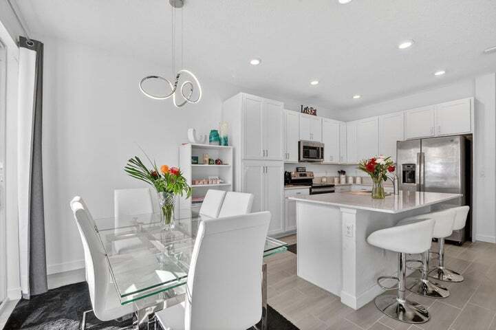 Building Photo - 4790 Navali Dr