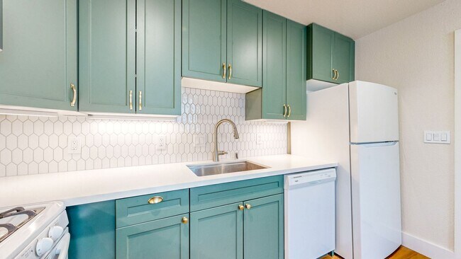 Building Photo - Bright Newly Refurbished Two Bedroom One Bath Single Family Home