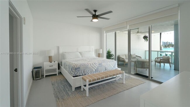 Building Photo - 7918 Harbor Island Dr