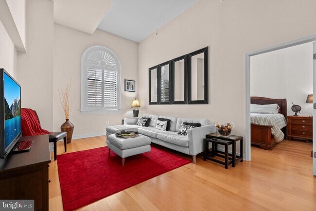 Primary Photo - 631 D St NW