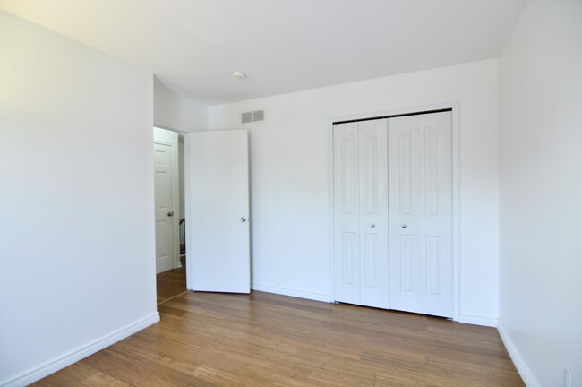 Building Photo - 3479 Burbank Dr