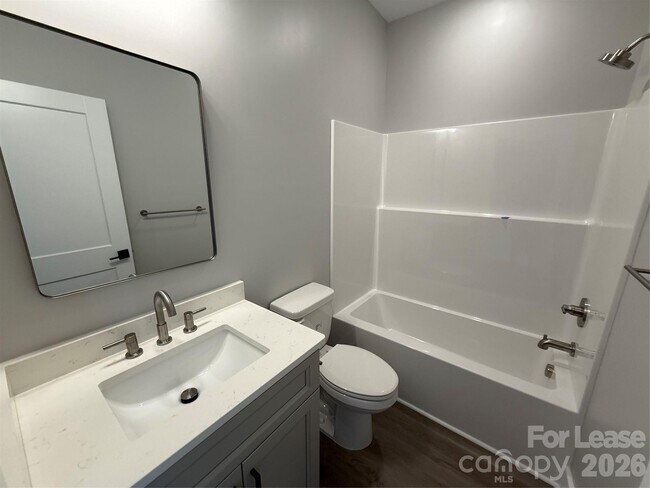 Building Photo - 525 Dellwood Dr