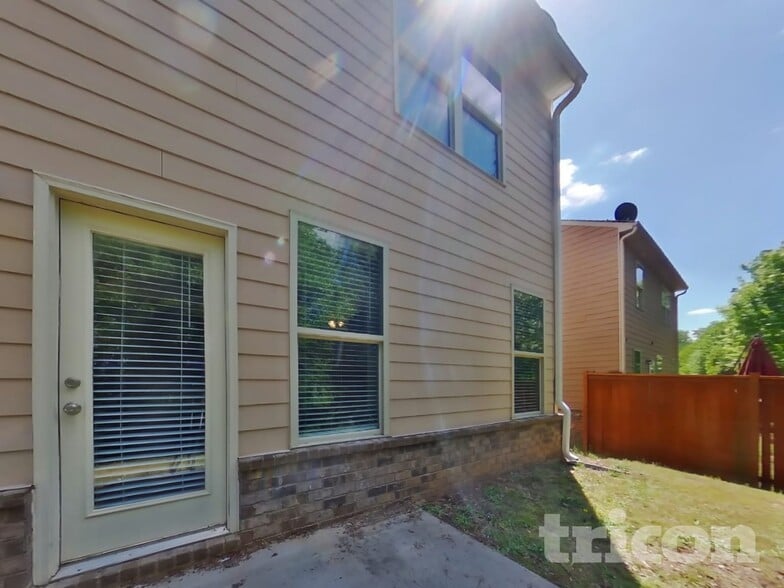 Building Photo - 177 Magnaview Dr