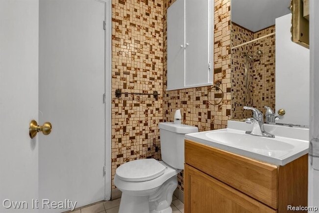 Building Photo - 20195 River Oaks Dr