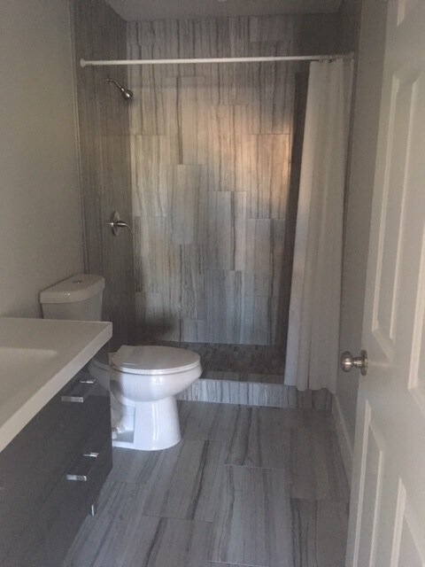 Building Photo - Upgraded Condo