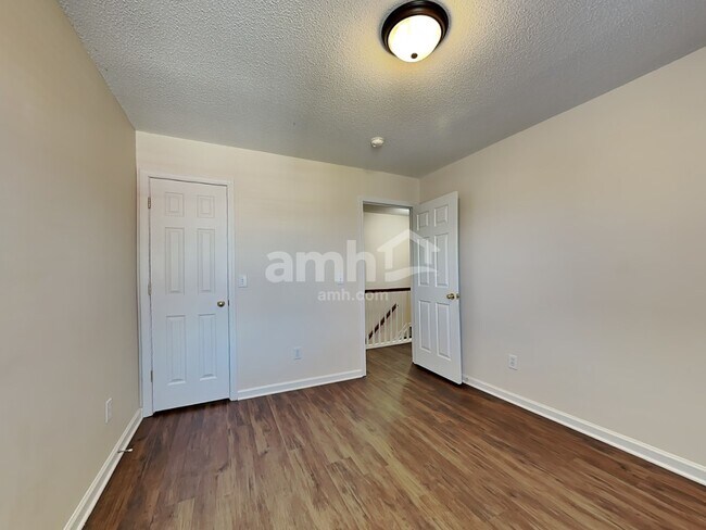 Building Photo - 2911 Firethorn Dr