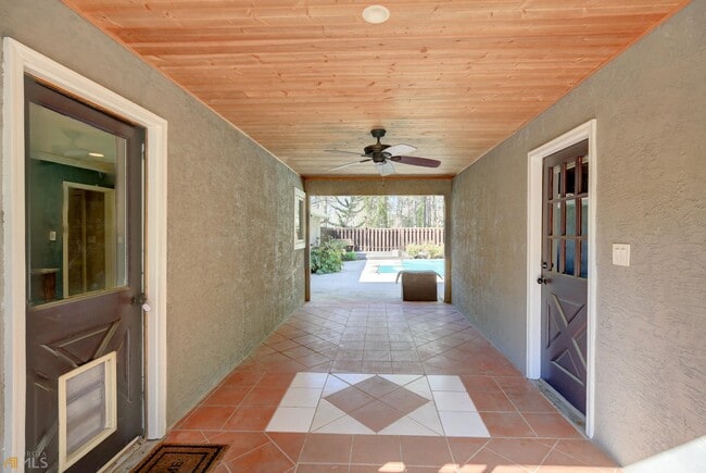 Building Photo - 240 Browns Hill Ct