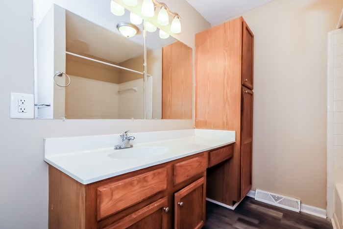 Building Photo - 13715 Dealtry Ln