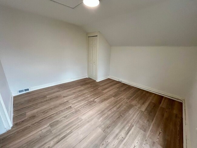 Building Photo - 500 Ridge St