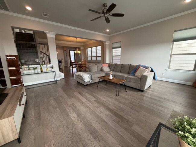 Building Photo - 4610 Center St