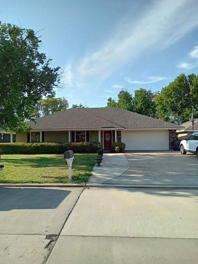 Building Photo - Brownlee Estates