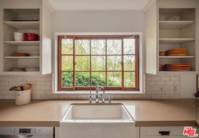 Building Photo - 8515 Ridpath Dr