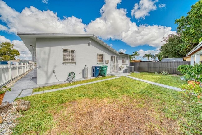 Building Photo - 3258 NW 35th St