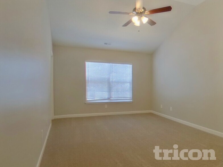 Building Photo - 911 Woodington Ln