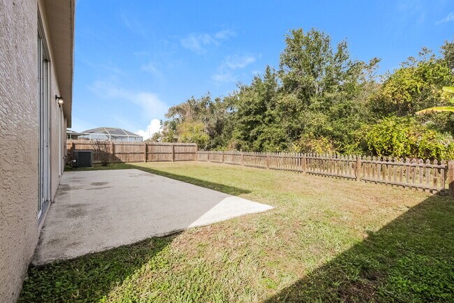 Building Photo - 10445 Meadow Spring Dr