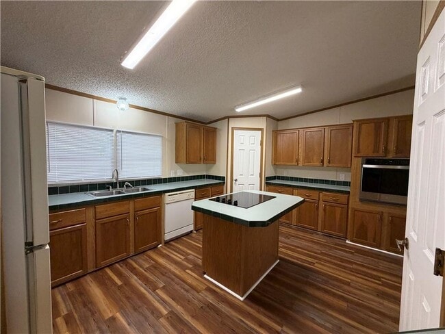 Building Photo - 1168 Lang NE Ln