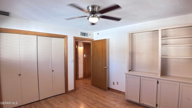 Building Photo - 4719 Frankfort Ave