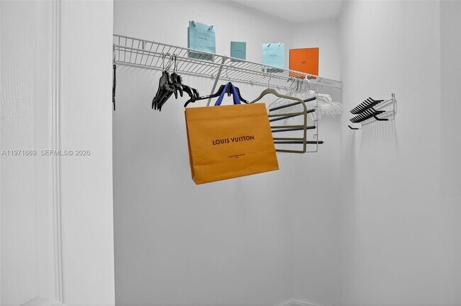 Building Photo - 3370 Hidden Bay Dr