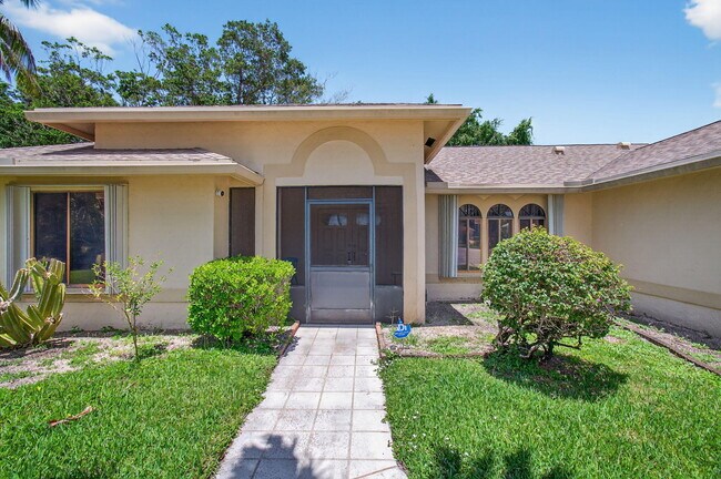 Building Photo - 2925 Riviera Dr