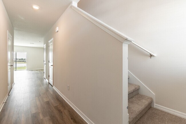 Building Photo - 3 Bedroom Townhome - Star Farms