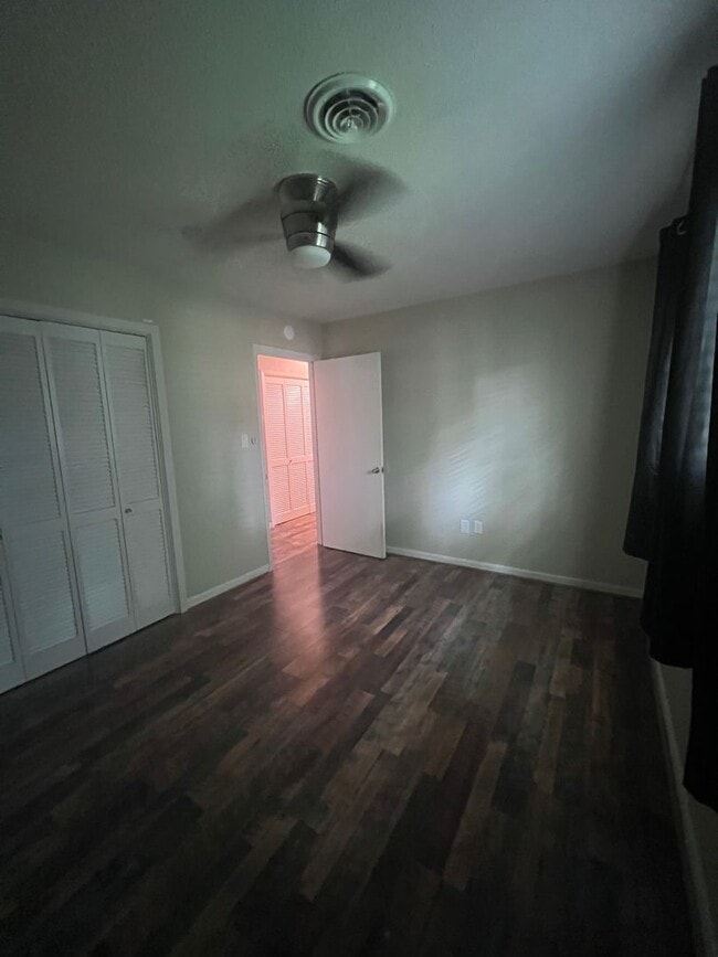 Building Photo - 114 Apache Dr