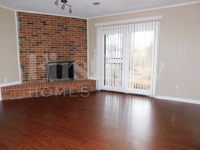 Building Photo - 2493 Tarbet Dr