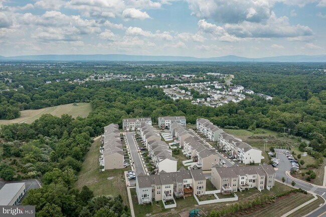 Building Photo - 227 Schramm Lp