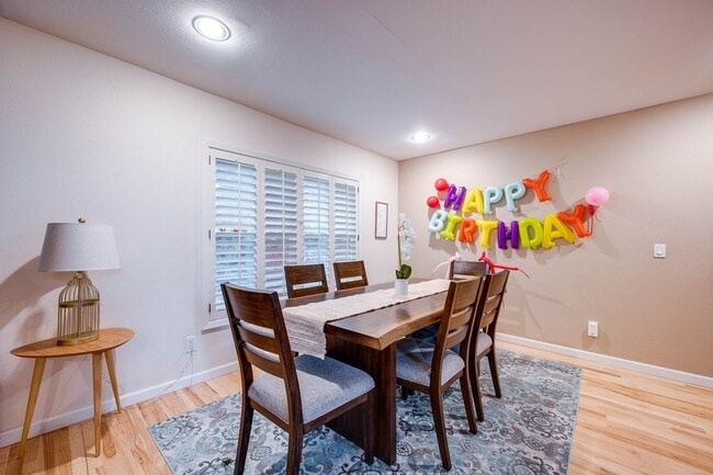 Building Photo - Luxury Rental: Chef’s Kitchen, Hot Tub & Room to Entertain