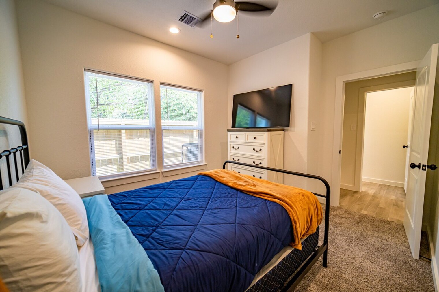 Building Photo - 4706 Idaho St