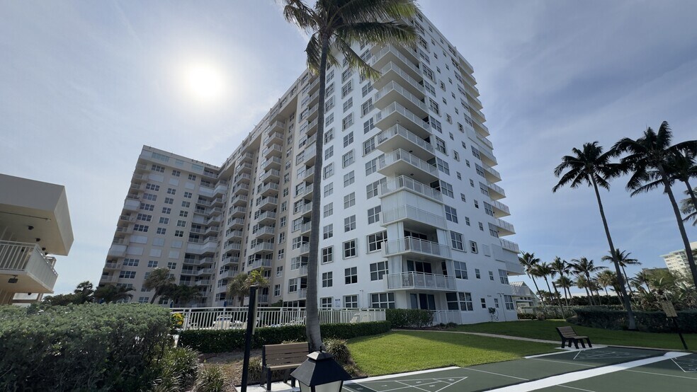 Building Photo - 5200 N Ocean Blvd