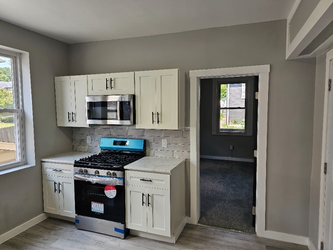 Building Photo - 1257 8th Ave