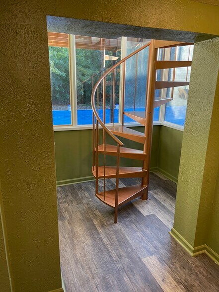 Building Photo - 1991 Glen Garry Dr