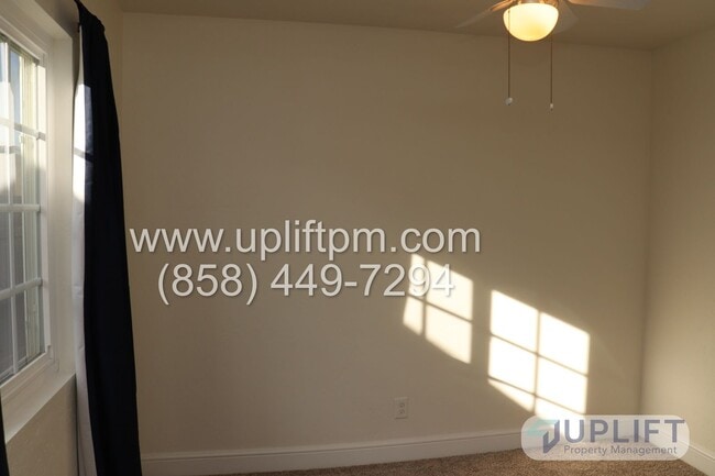 Building Photo - 4 BEDROOM/2 BATHROOM - MIRA MESA