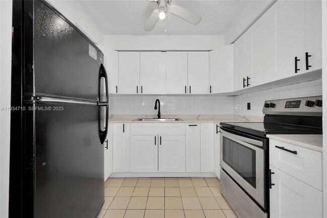 Building Photo - 1204 NE 17th Way