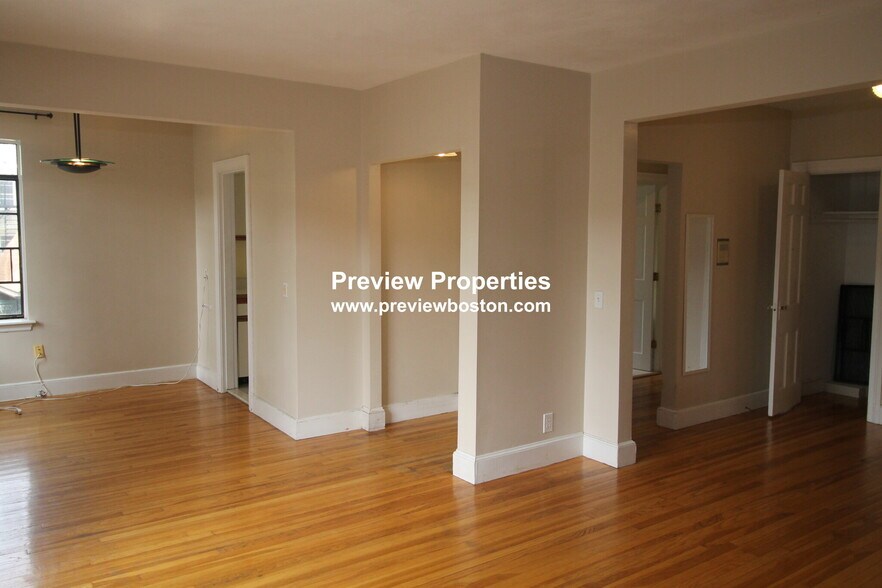 Building Photo - 97 Strathmore Rd