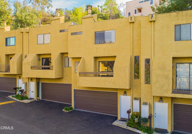 Building Photo - 4808 Vía Colina