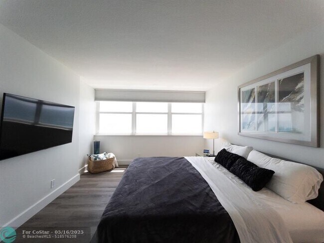 Building Photo - 209 N Fort Lauderdale Beach Blvd