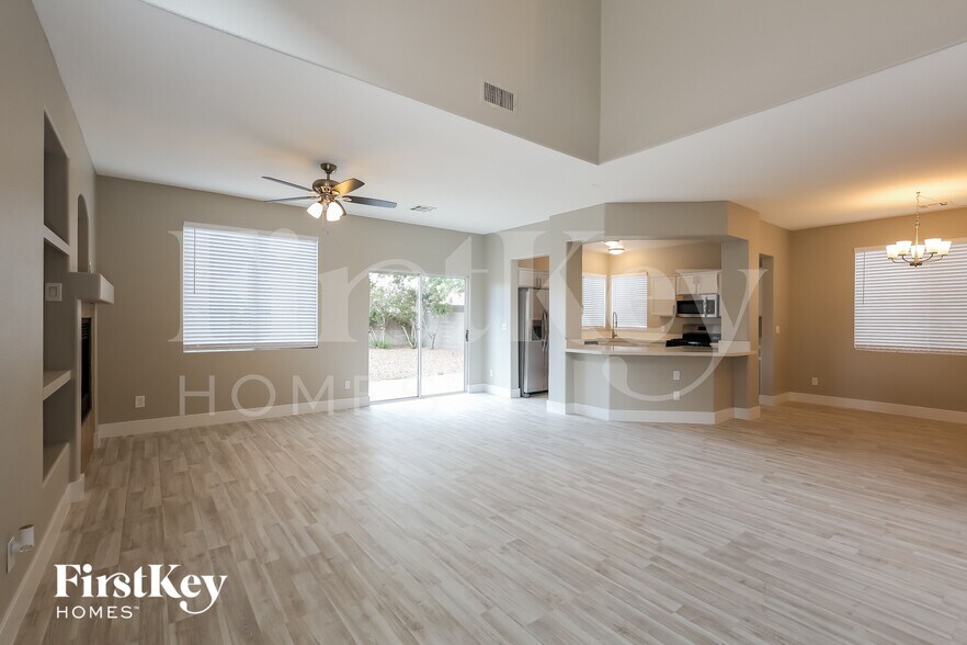 Building Photo - 8905 W Tumblewood Ave