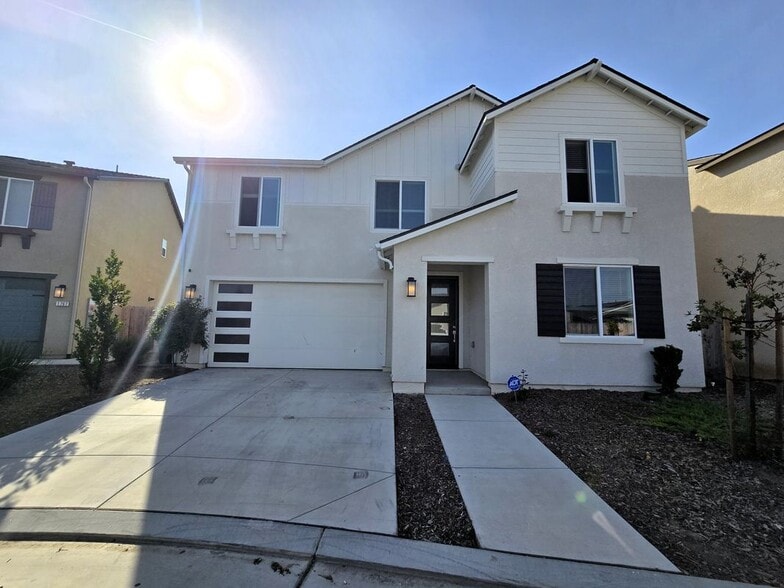 Building Photo - 1779 N Filbert Ave