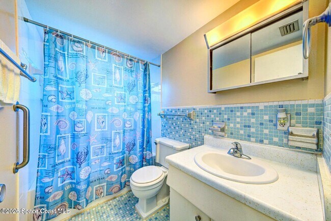 Building Photo - 230 Columbia Dr